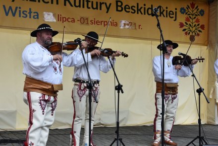 Czwarty dzień 58. Tygodnia Kultury Beskidzkiej - wystepy na małej scenie na Pl. B. Hoffa